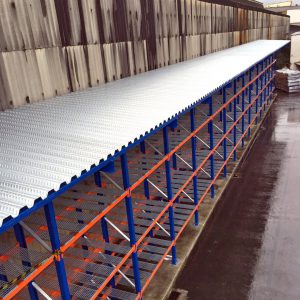 Estanterías cubiertas en exterior